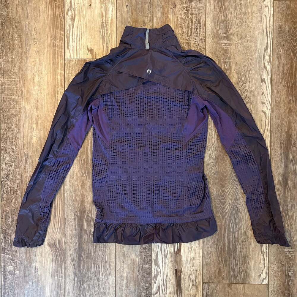 Lululemon Run Wild Jacket Concord Grape Purple Womens Size 4 - Picture 2 of 6